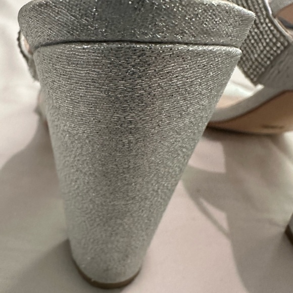 De Blossom Collection Silver Heel. Worn Once. Like New. - Picture 5 of 11